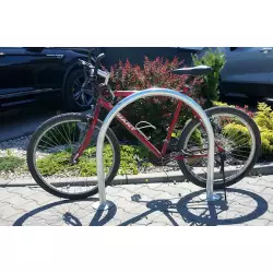 Stojak-rowerowy-UNO-67-2-miejsca-rowerowe